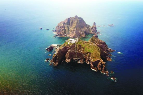 韩国总统登上独岛宣示主权