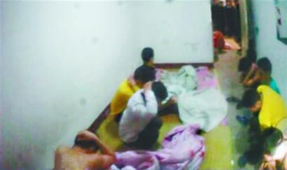 “鼠窟”内,稍有反抗热水泼身