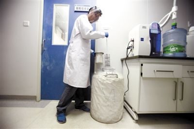 艾滋病疫苗实验室首开放