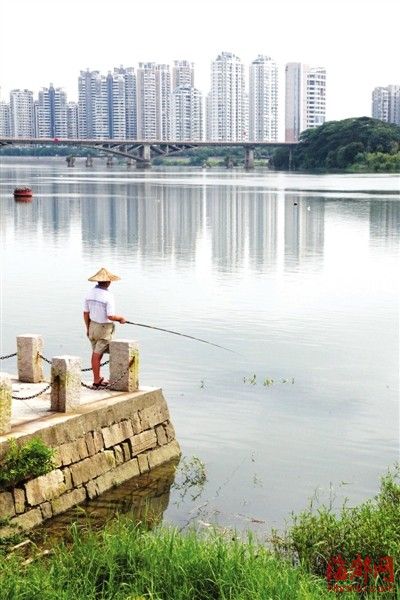 秋波送爽多情山水迷人眼