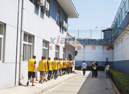 14人盗抢团伙疯狂作案用赃款吸毒外出旅游