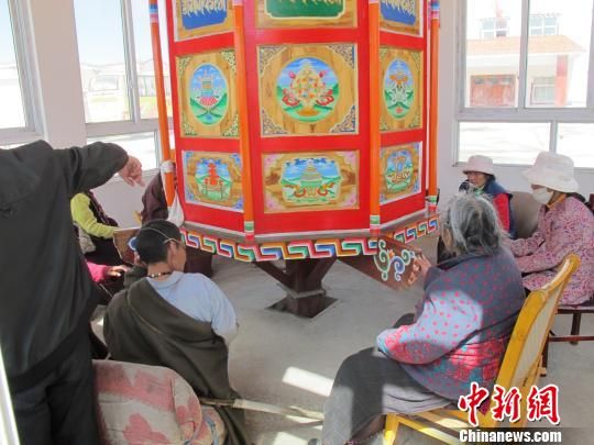 通讯:伺候33位老人高原敬老院“软硬”兼施