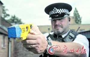 英国警察不愿佩戴武器