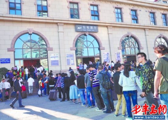 青岛提前迎出行高峰铁路发送旅客人数创新高