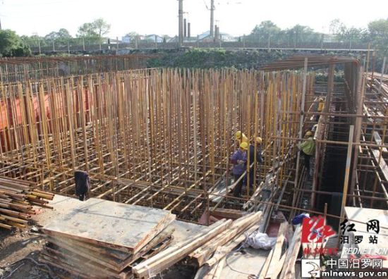 南沿江大道西延及下穿京广铁路通道工程进展迅速