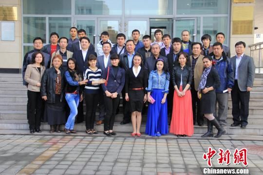 新疆籍华裔青少年艺术类学生培训班开班