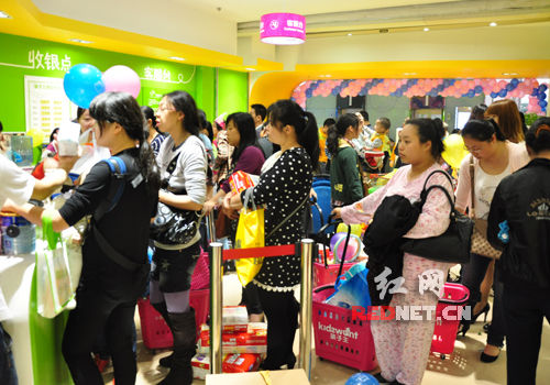 孩子王长沙两店同开 全新理念带动孕婴童消费