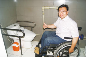 大型商场多有残疾人专用设施