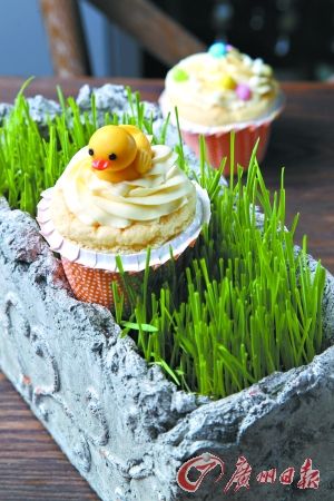 满城尽嗒小黄鸭