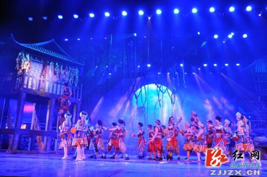 张家界《追爱》登录央视春晚上榜2012年度湖