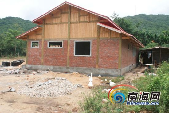 三亚农田保护区建红砖房 镇国土所:不确定房子