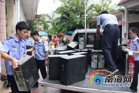 三亚天涯镇黑网吧被取缔时20多名未成年人在