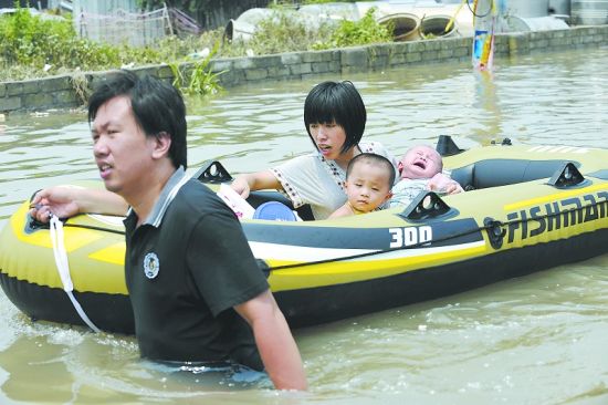 广东汕头被洪水围困
