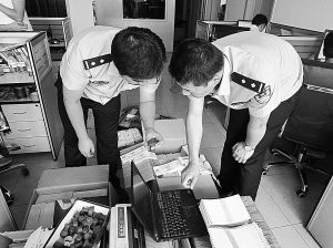 兰州:夫妻嫌打工挣钱难 制售面值15亿元假发票