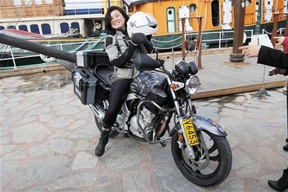 四川摩托女孩 单车骑到土耳其