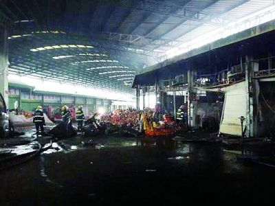 深圳一市场大火15人遇难 5位伤者中包括一名1