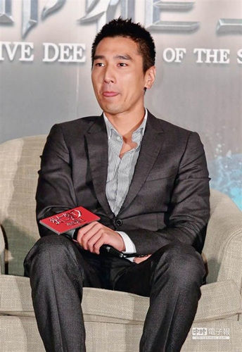 昔日绯闻男女再度碰头 赵又廷张钧宁湿身叙旧