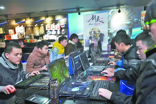 也能耍出名堂这位高二生组织了一场全市电竞联