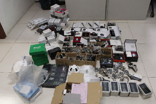 深圳警方集中打击 缴获12000件窃听窃照器材