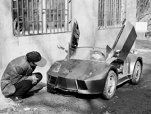 爷爷自造兰博基尼送孙子