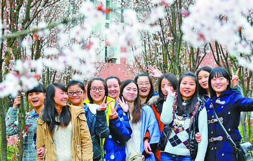 中学女子国旗班
