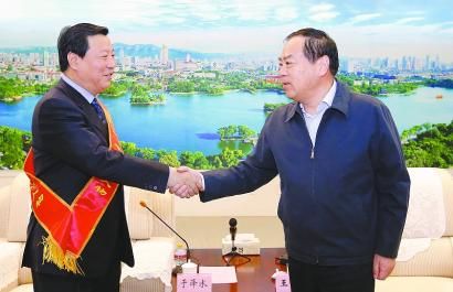 2019济南经济人物_2014影响 济南 年度 经济 人物评选揭晓 领航济