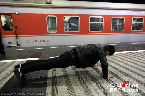 2015春运大幕开启:漫漫归乡路