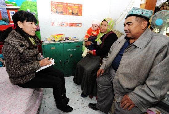 少数民族<em>同胞</em>都是我的<em>兄弟姐妹</em>_新浪新闻