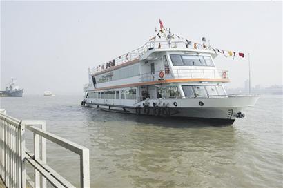 图文:4艘新轮渡首航