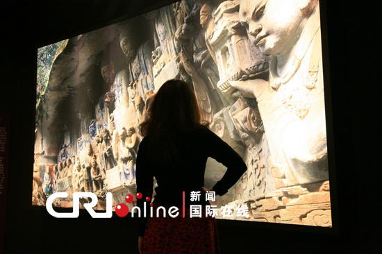 "崖壁上的瑰宝:中国重庆大足石刻艺术展"25日起在英国威尔士国家