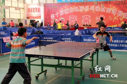 组图:湖南湘北地区乒乓球俱乐部联赛在常德举