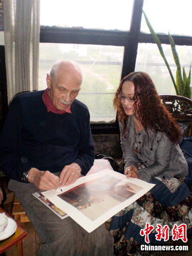 俄罗斯油画大师与中国美术家一见钟“情”(图)_新闻中心_新浪网