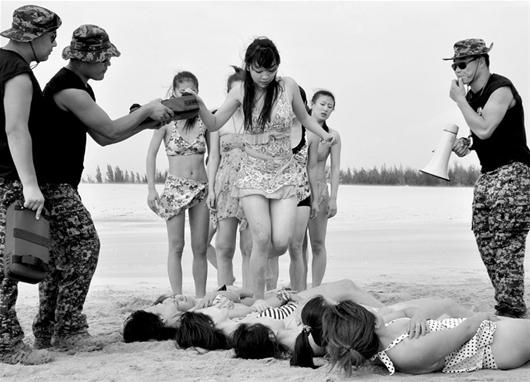 四个日本女保镖 1326235149_ECYcUD.jpg