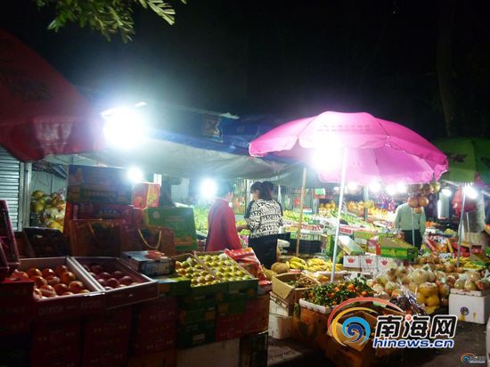 湖南夫妻海口创业 卖水果24年春节不休息[图]