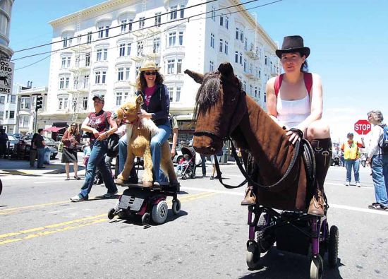 旧金山办步行街活动 电动马车队吸引眼球(图)