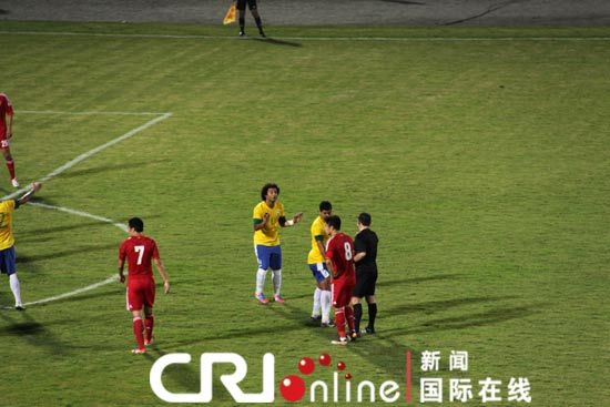 国际足球友谊赛:中国国足0比8惨败巴西国家队