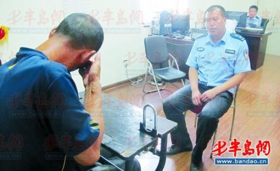 抢钻退票手续费下调空子 俩票贩子被拘留(图)