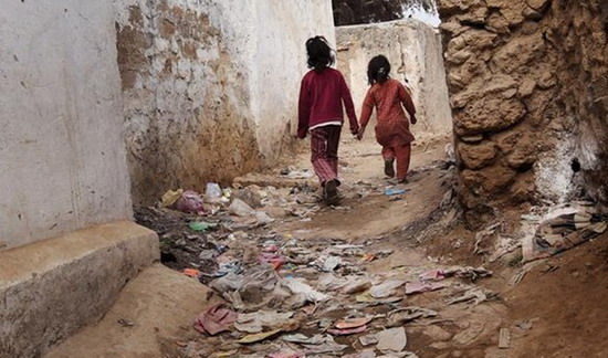 世界银行:全球4亿儿童生活在赤贫状态(图)