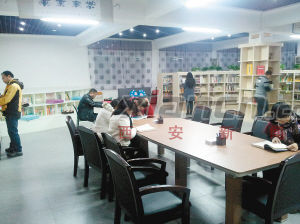 榆林市民自费80万创办公益图书馆