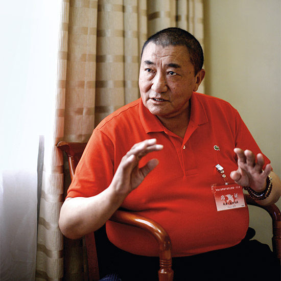 2014 年 9 月 16 日，第七世珠康活佛在北京接受环球人物杂志记者采访。（本刊记者 傅聪 摄）