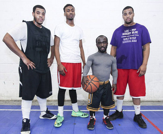 纽约袖珍乔丹走红 建侏儒篮球队对战职业球员