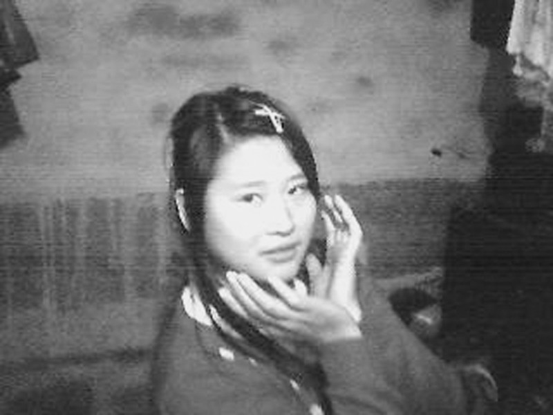 找老婆 小伙瘫倒派出所门口