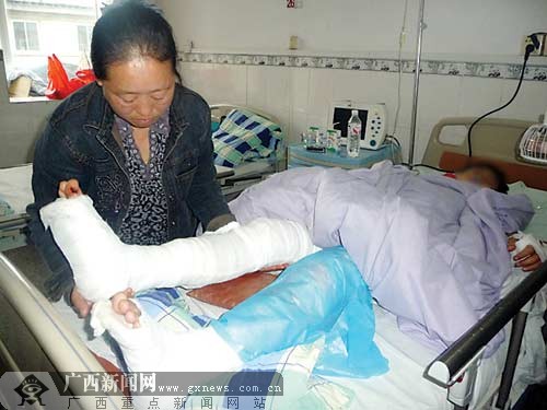 男子制止行凶遭报复行凶者冲进医院将其砍伤