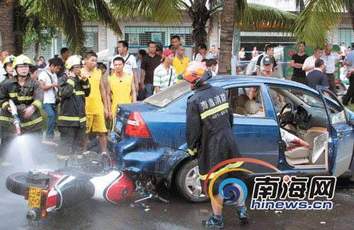 团伙持斧抢劫连撞4车警方鸣枪无效击毙1人