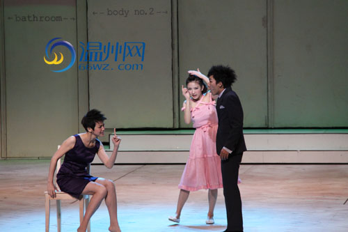 触碰男人与女人的隐痛 林奕华舞台剧昨晚上演