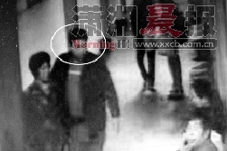 男子撞伤六旬老太送到医院后逃跑(组图)