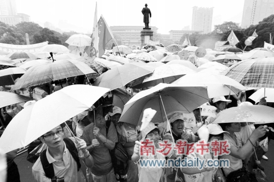 40人首登小蛮腰360度叹广州美景 迎亚运新