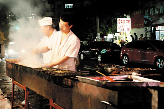 知情人揭开烧烤内幕:嫩肉粉让腐肉变鲜