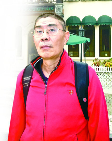 “献血英雄”李如民生前照片 记者 张永波 翻拍 “献血英雄”李如民生前照片 记者 张永波 翻拍
