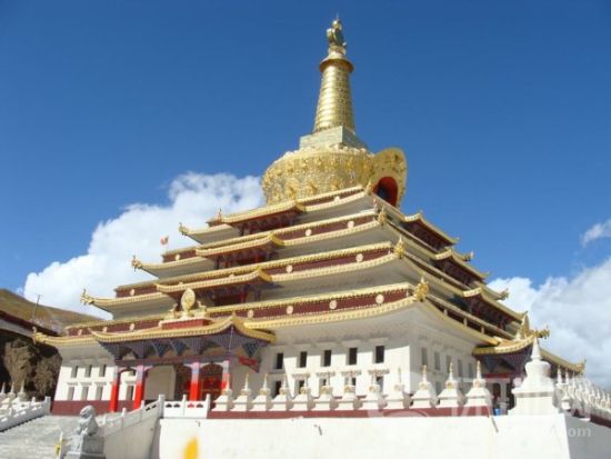 寻访藏族英雄格萨尔故乡 探秘川西北藏文化